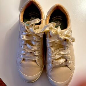 Dr Sholls tennis shoes